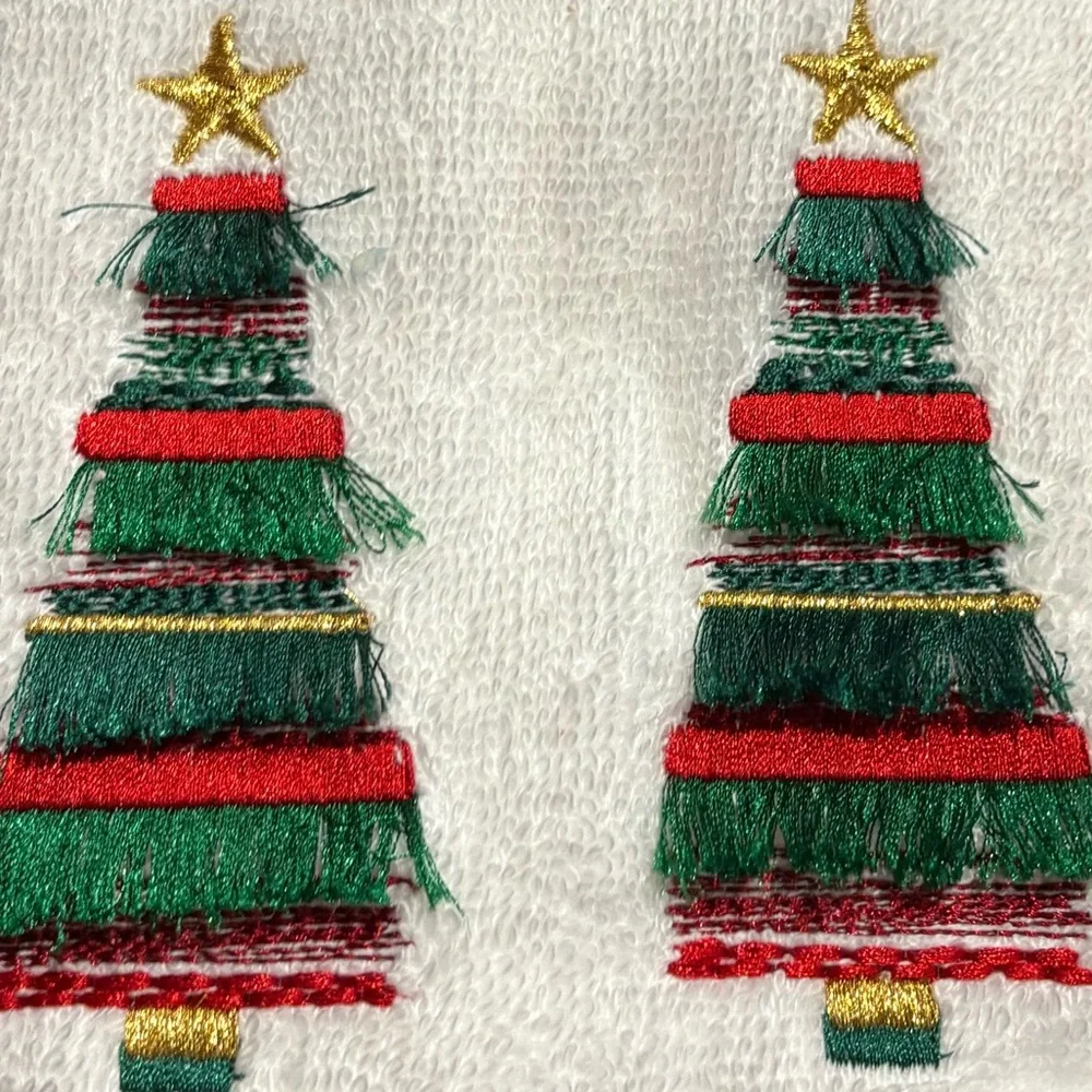 DEBORAH CONNOLLY NEW 2pc fringe Christmas tree hand towels -white/green